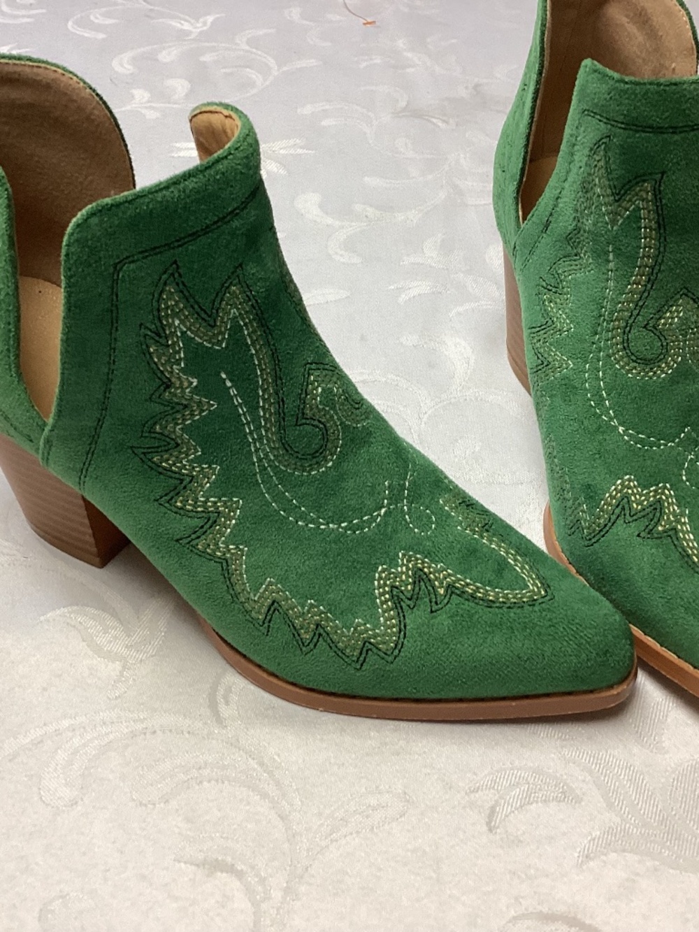 Cowboy style slipper, half boot suede size 6 Hunter Green💚💚💚💚💚